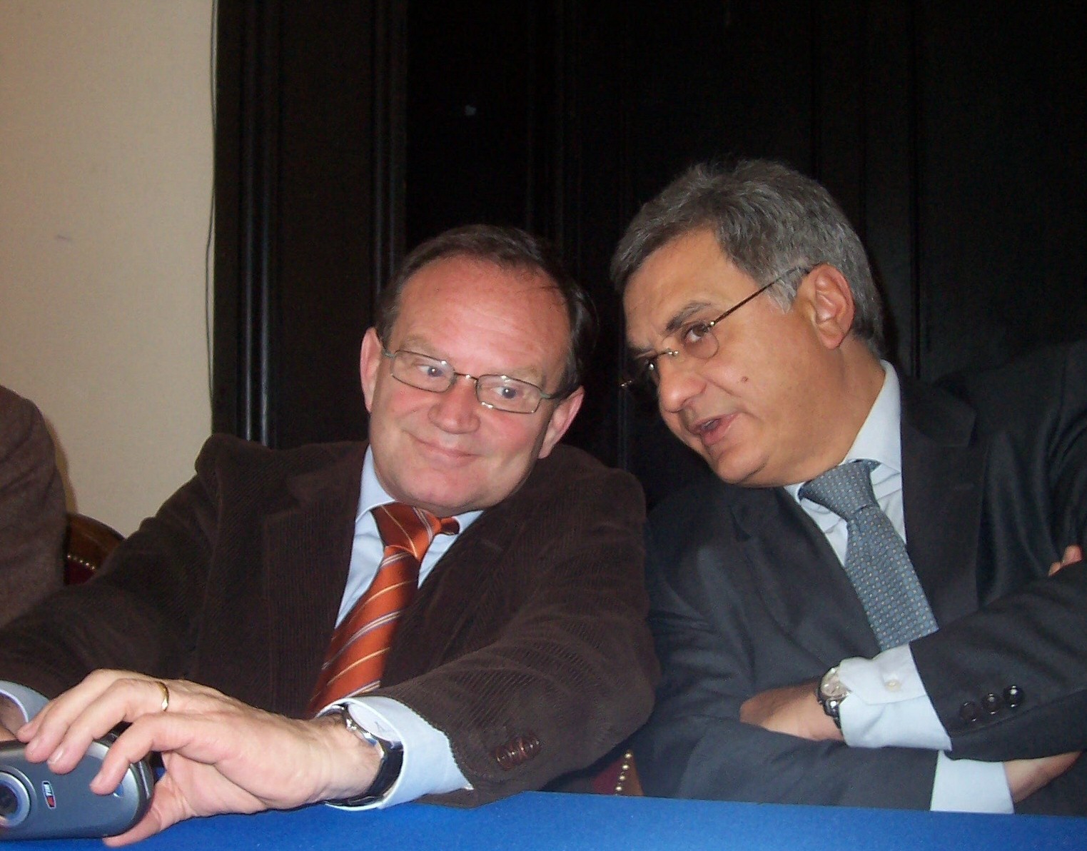 Presentazione del libro Napolitamo, di Giannino Di Stasio - Sala dei Baroni, Napoli, 6 aprile 2008: Carlo Lamura e Luciano Schifone